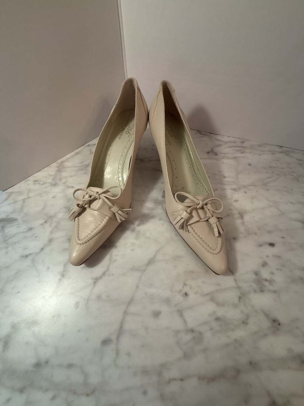 Brooks Brothers 346 Ivory Leather Tassel Pointed Toe Kitten Heels, SZ 8